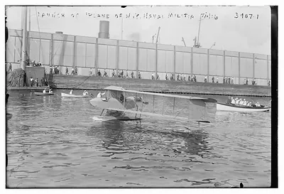 Launch of plane on N.Y. Naval militia, 1916