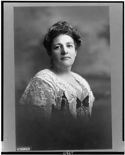 [Florence Prag Kahn, head-and-shoulders portrait, facing front] / /Harris & Ewing, Washington, D.C.