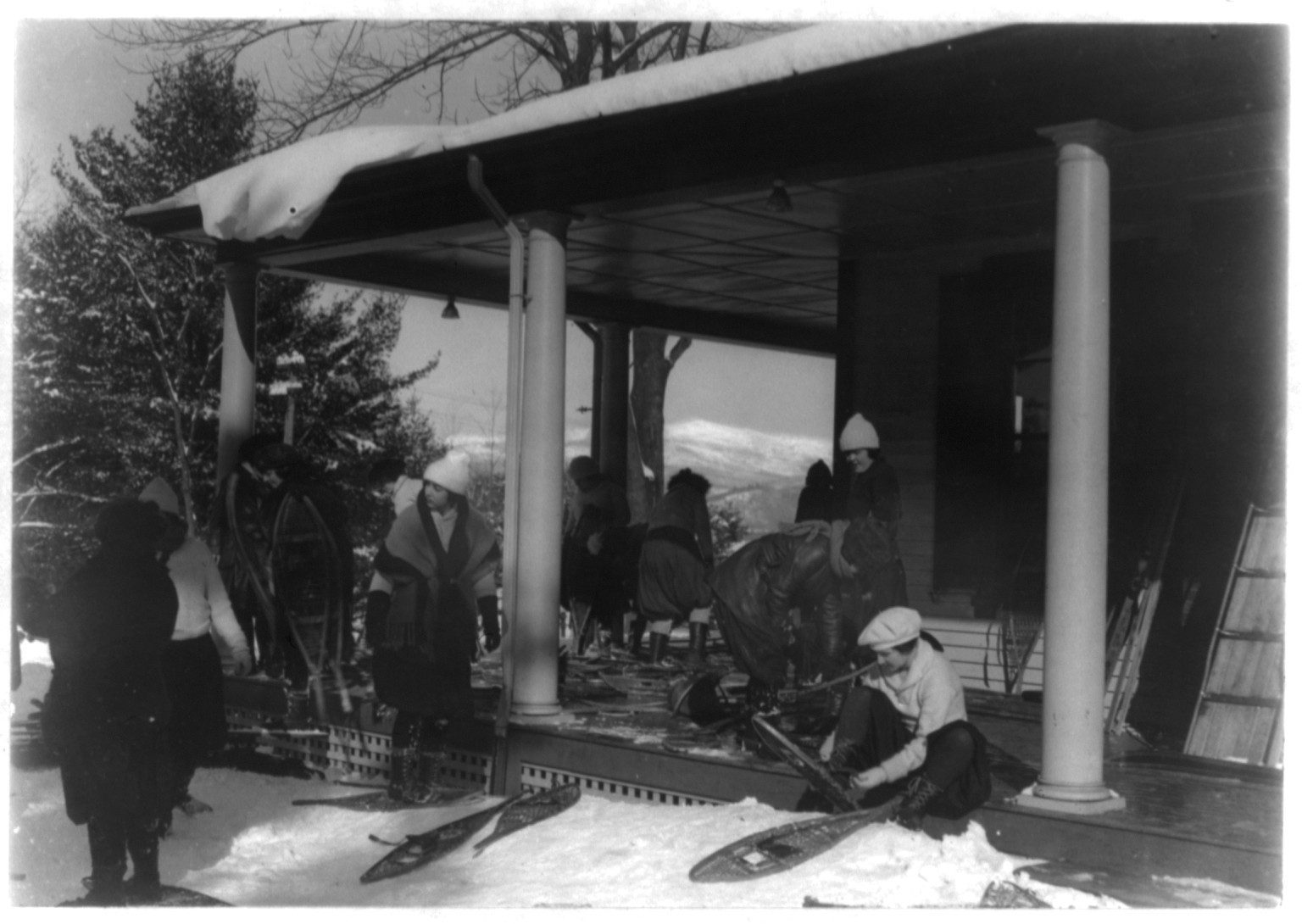 Off for a hike, Bellevue, Intervale, New Hampshire, [between 1940 and 1950] — historic photograph
