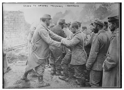 Bread to German prisoners, Champagne