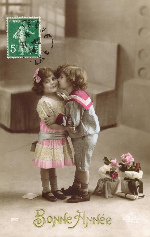 Children kissing on hand-colored 'Bonne Année' New Year postcard — vintage postcard