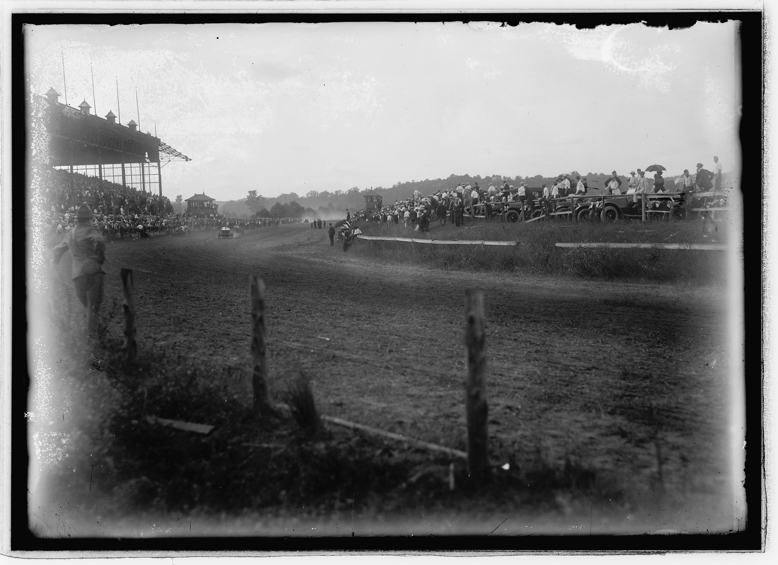 Auto races, Bennings, Md. [i.e., Washington, D.C.], 1915, 1915 — historic photograph