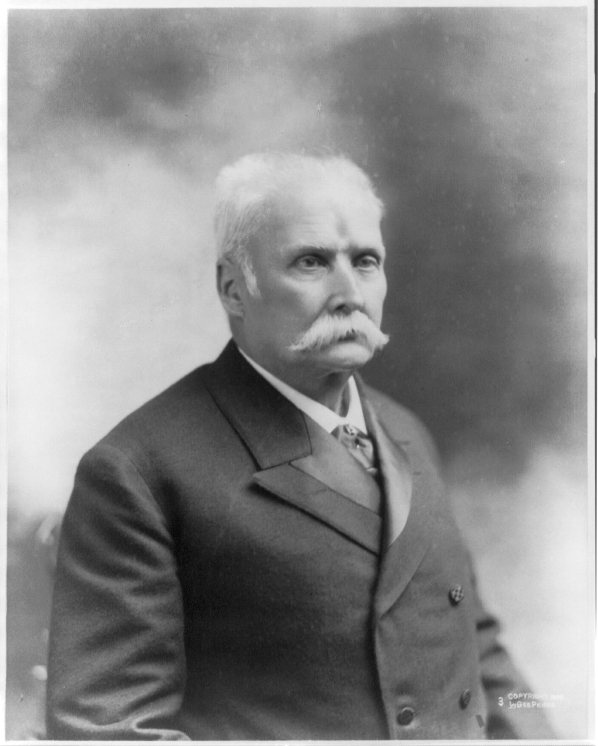 [Calixto Garcia Iniquez, 1836-1898, half-length portrait, facing right], c1898 Dec. — historic photograph