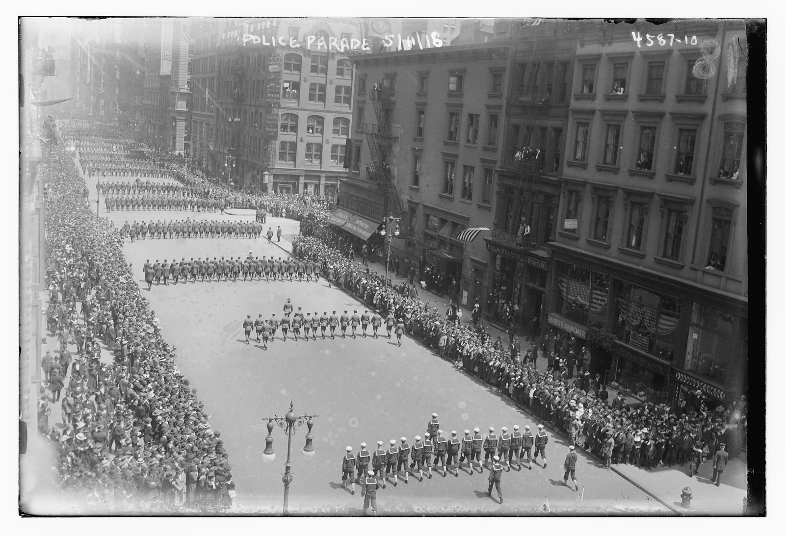 Police parade, 1918, 1918 — historic photograph