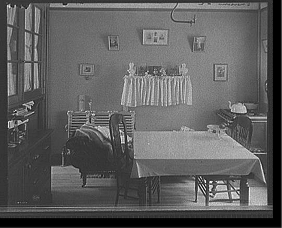 [Interior of tenement house, New York City], [between 1900 and 1910] — historic photograph