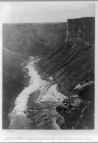 Grand Cañon, Colorado River, near Paria Creek, looking west / W. Bell, phot.