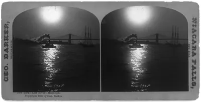 New York - East River - Moonlight