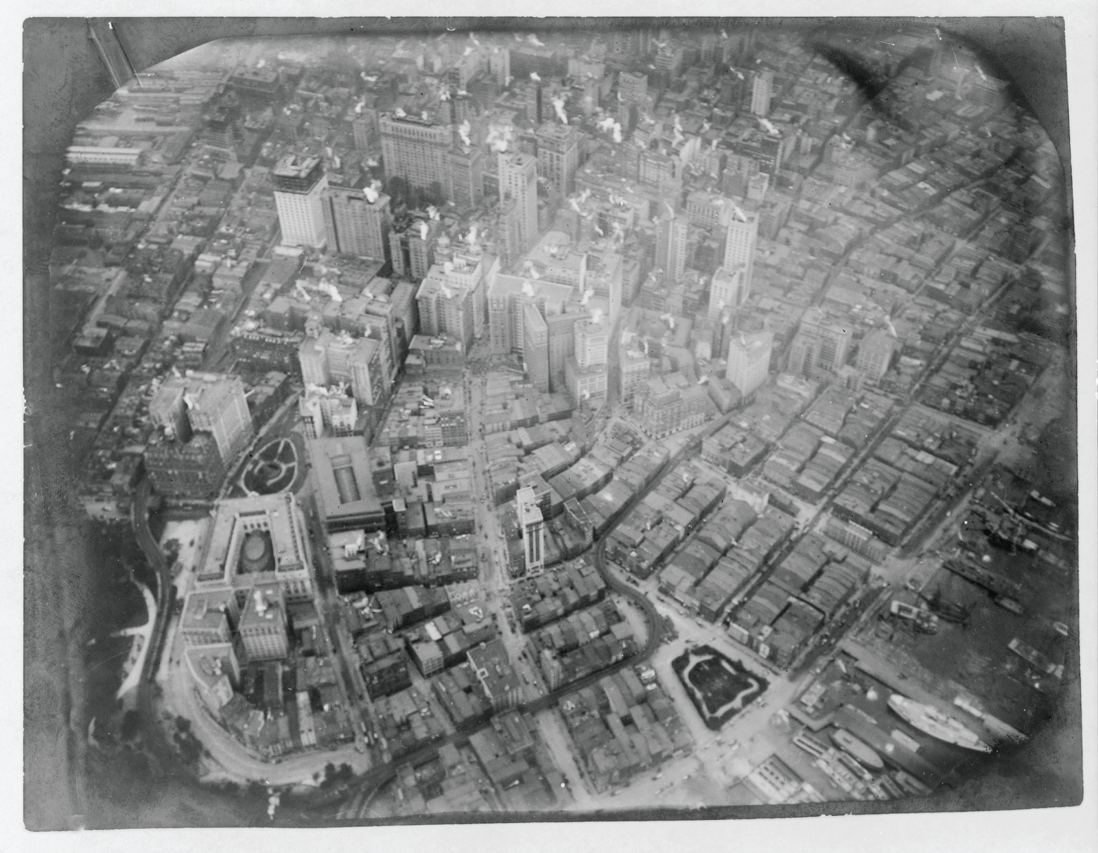 [New York City from a balloon, 1906], c1906 Aug. 3. — historic photograph