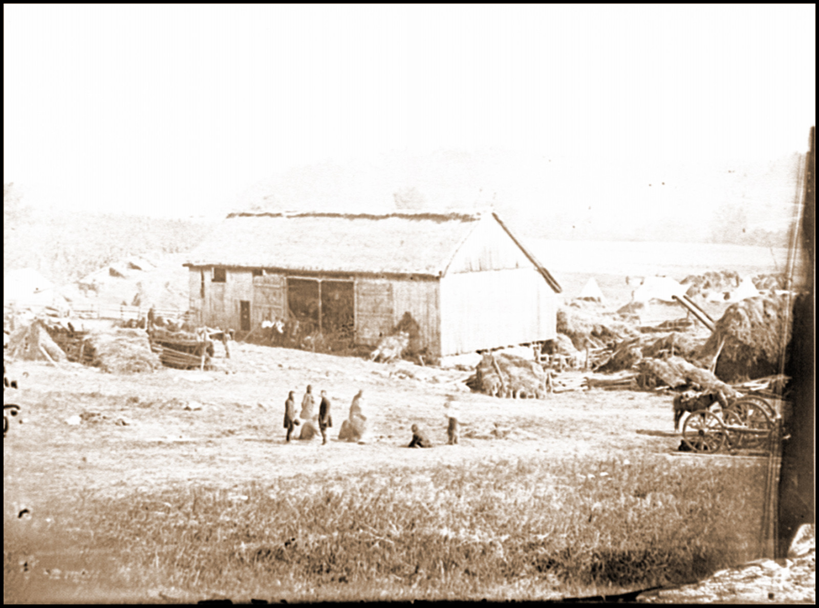 Keedysville Md. vicinity. Smiths barn used as a hospital after the battle of Antiet, 1862 — historic photograph