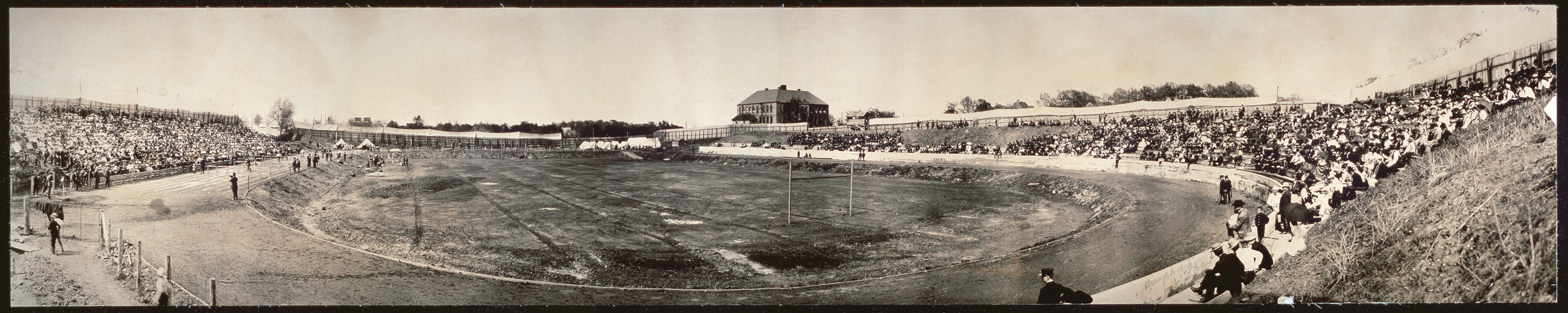 Drake Stadium Des Moisne, Iowa, 1907, 1907 — historic image