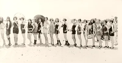 Balboa Bathing Parade, 1925