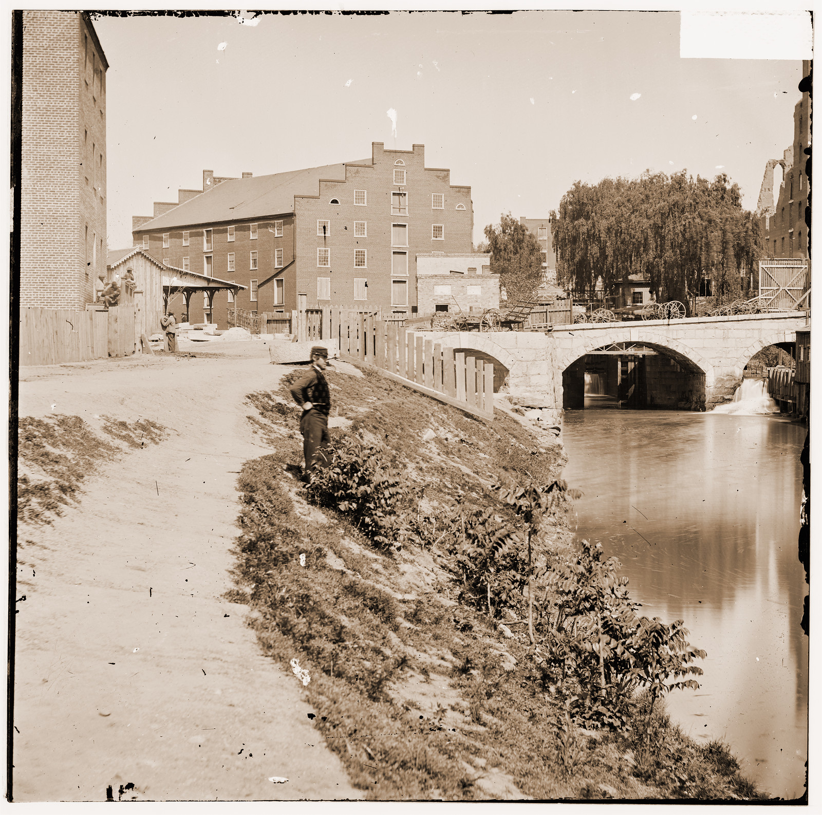 Richmond Virginia. View of the canal, 1865 — historic photograph