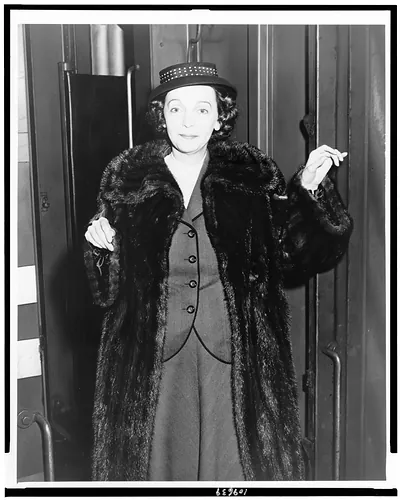 Wavey hands mean hello from ZaSu Pitts / Tom Fizdale, Inc., New York City.