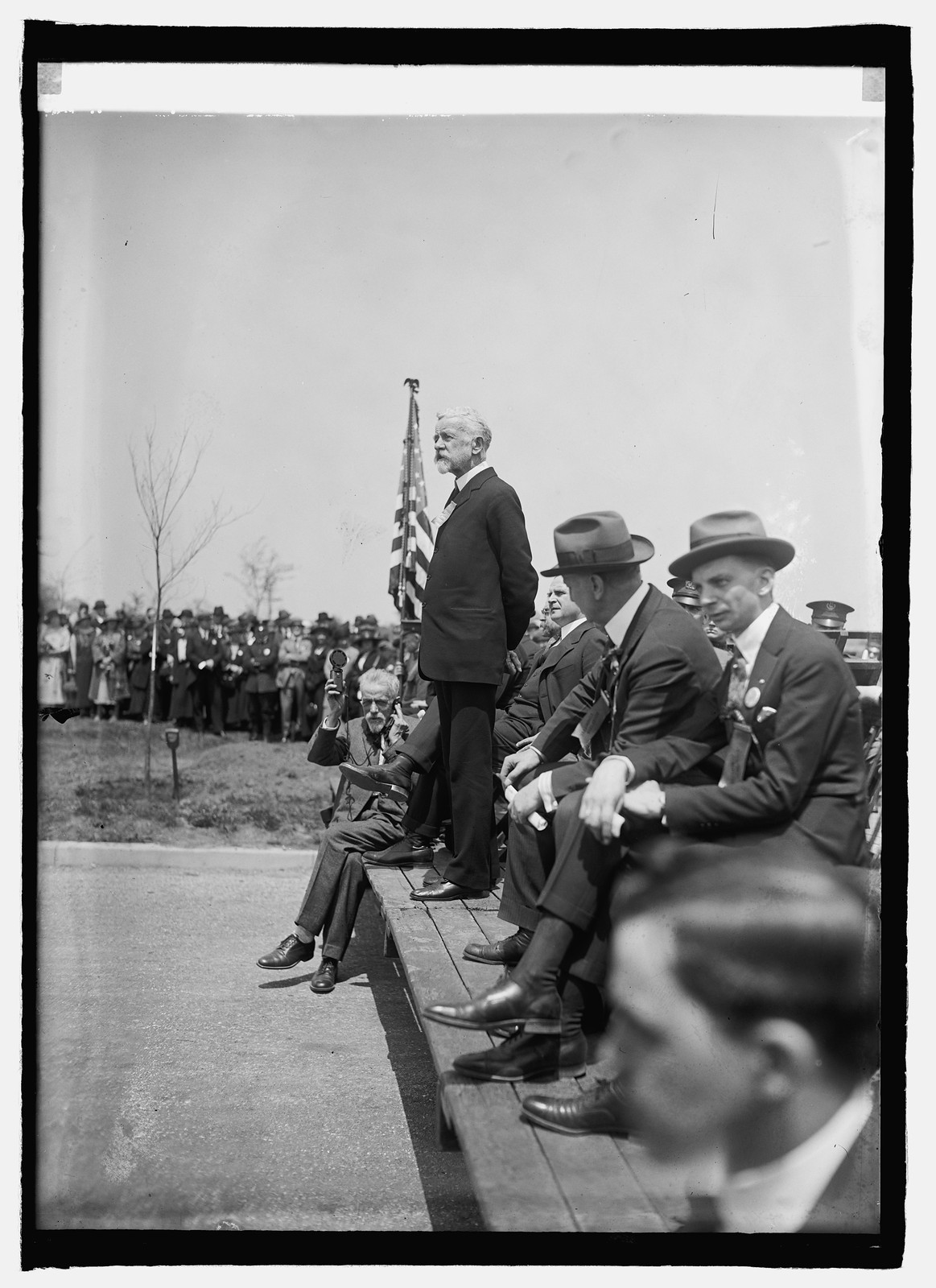 Lodge addressing Mass. Society, 5/4/23, [19]23 May 4. — historic photograph