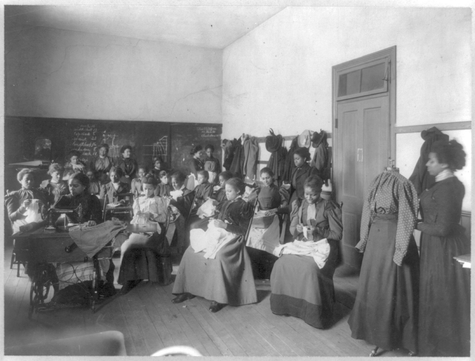 Howard Univ., Washington, D.C., ca. 1900 - sewing class, [ca. 1900] — historic photograph