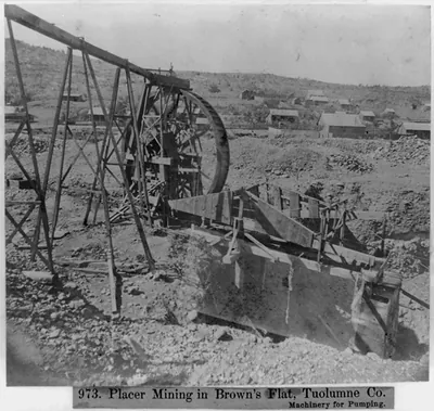 Placer mining in Brown's Flat, Tuolumne County - Machinery for pumping