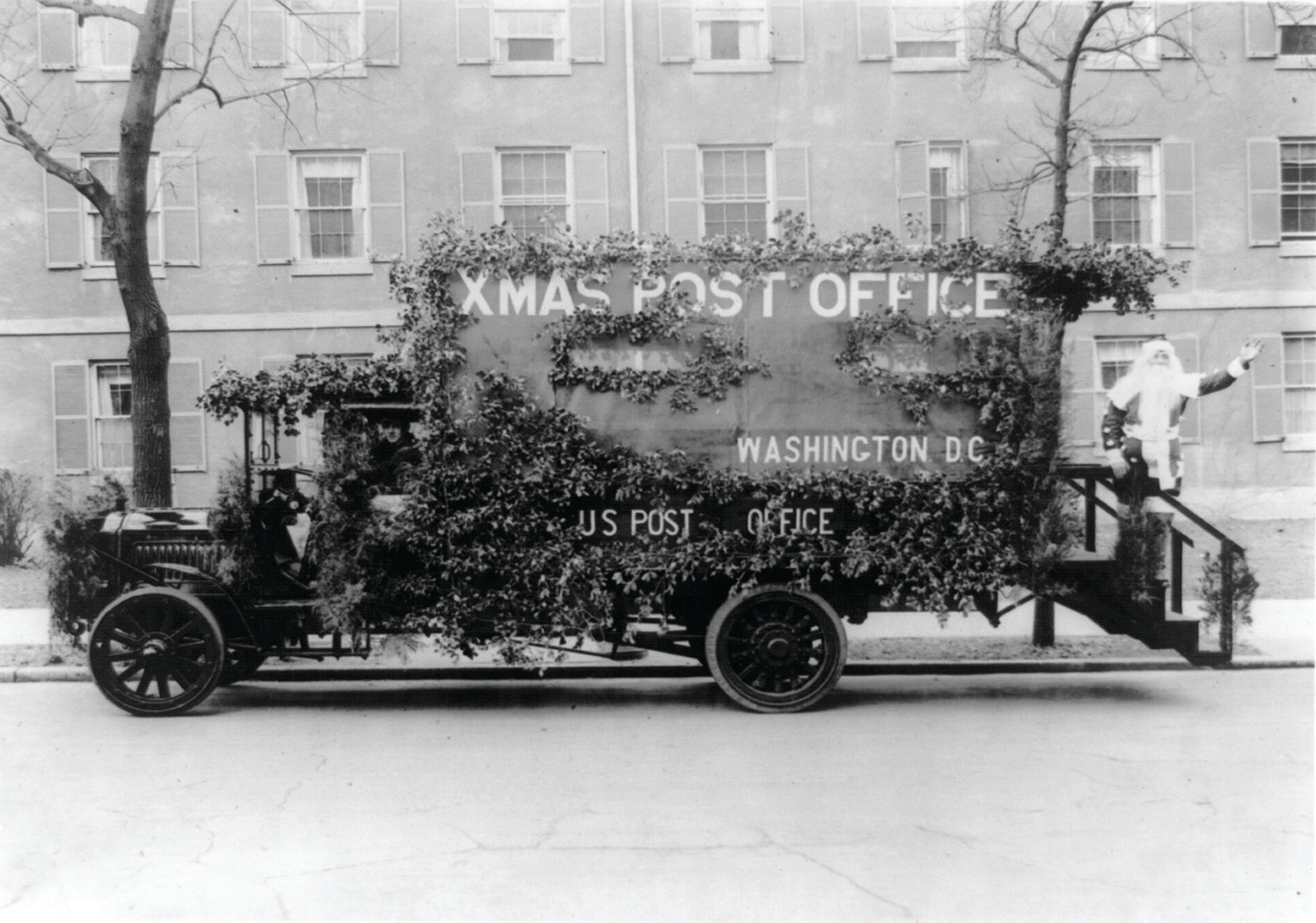 The Christmas Post Office A La Carte Has Made Its Appearance on National Capitol Streets, Dec. 10, 1921 — historic photograph
