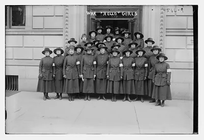War "Hello" girls