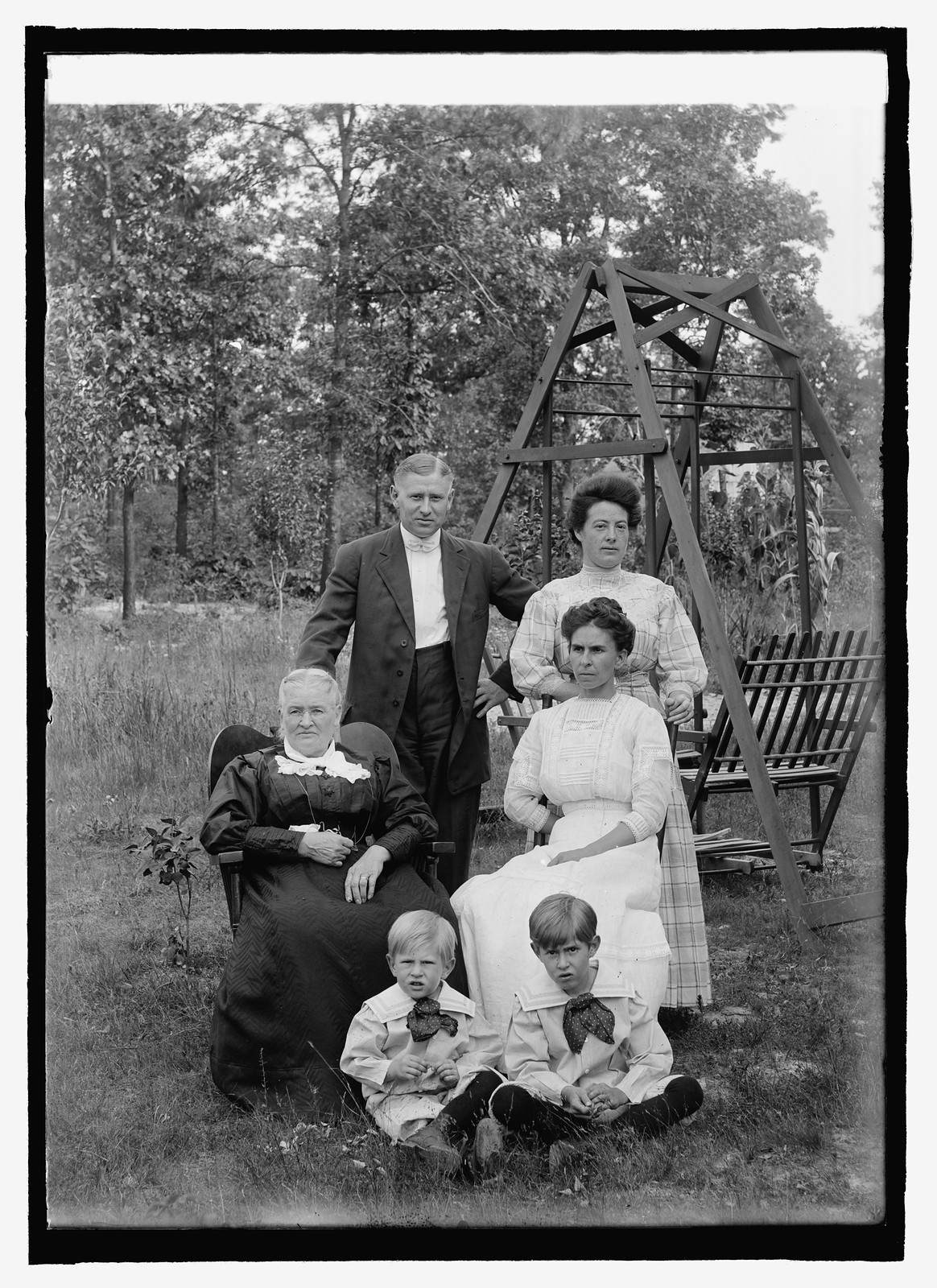 DeGrout family group, [between 1909 and 1923] — historic photograph