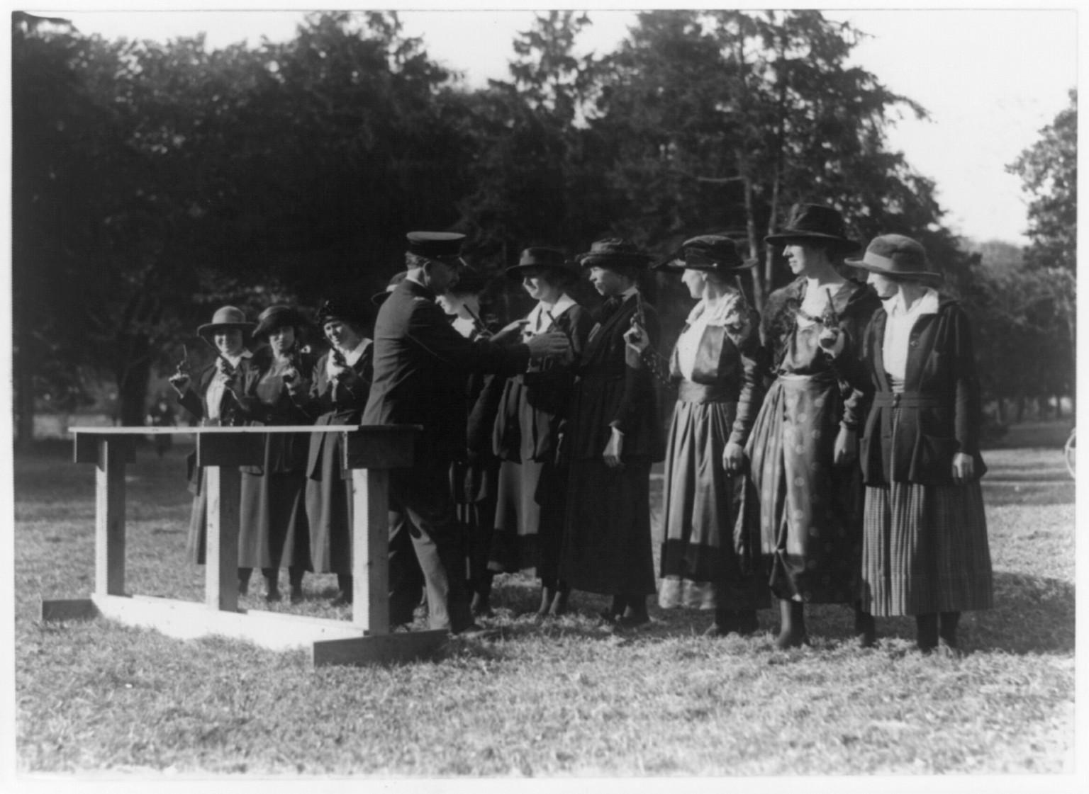 [Eleven women police receiving marksmanship training], [between 1909 and 1939] — historic photograph