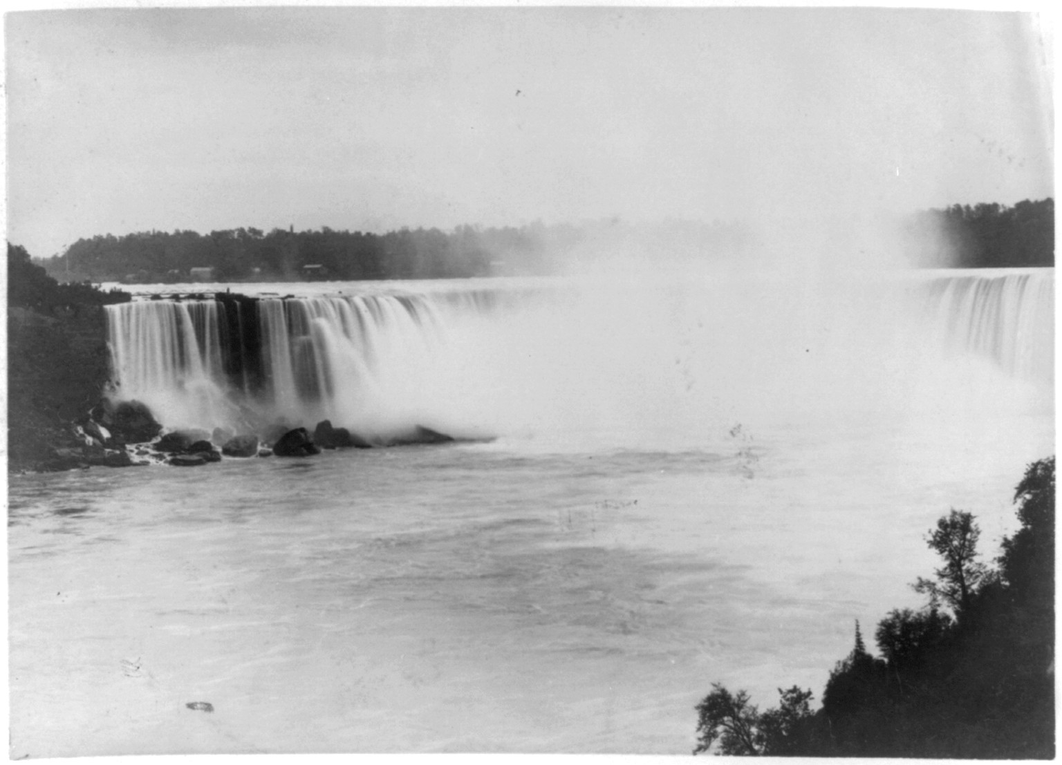 [View of Niagara Falls], [ca. 1900] — historic photograph