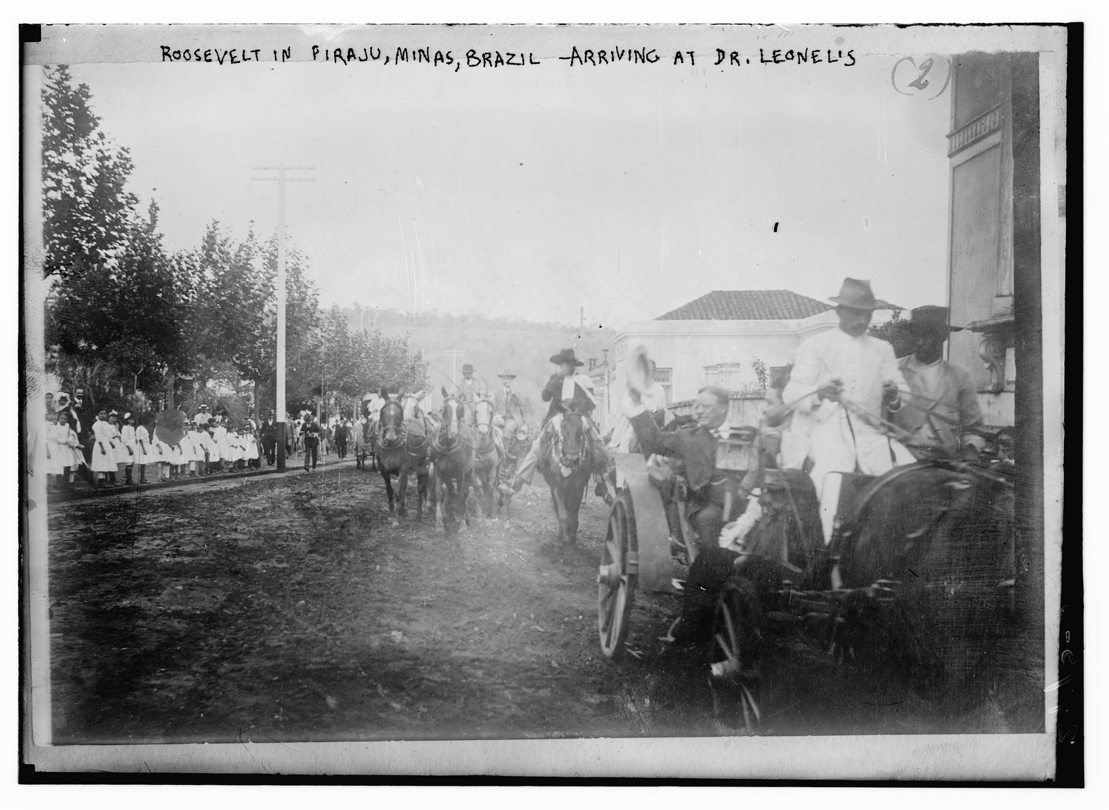 Roosevelt in Piraju, Minas, Brazil, arriving at Dr. Leonel's, n/a — historic photograph