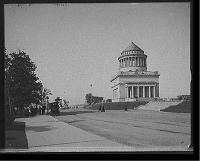 [Riverside Drive and Grant's Tomb, New York, N.Y.]