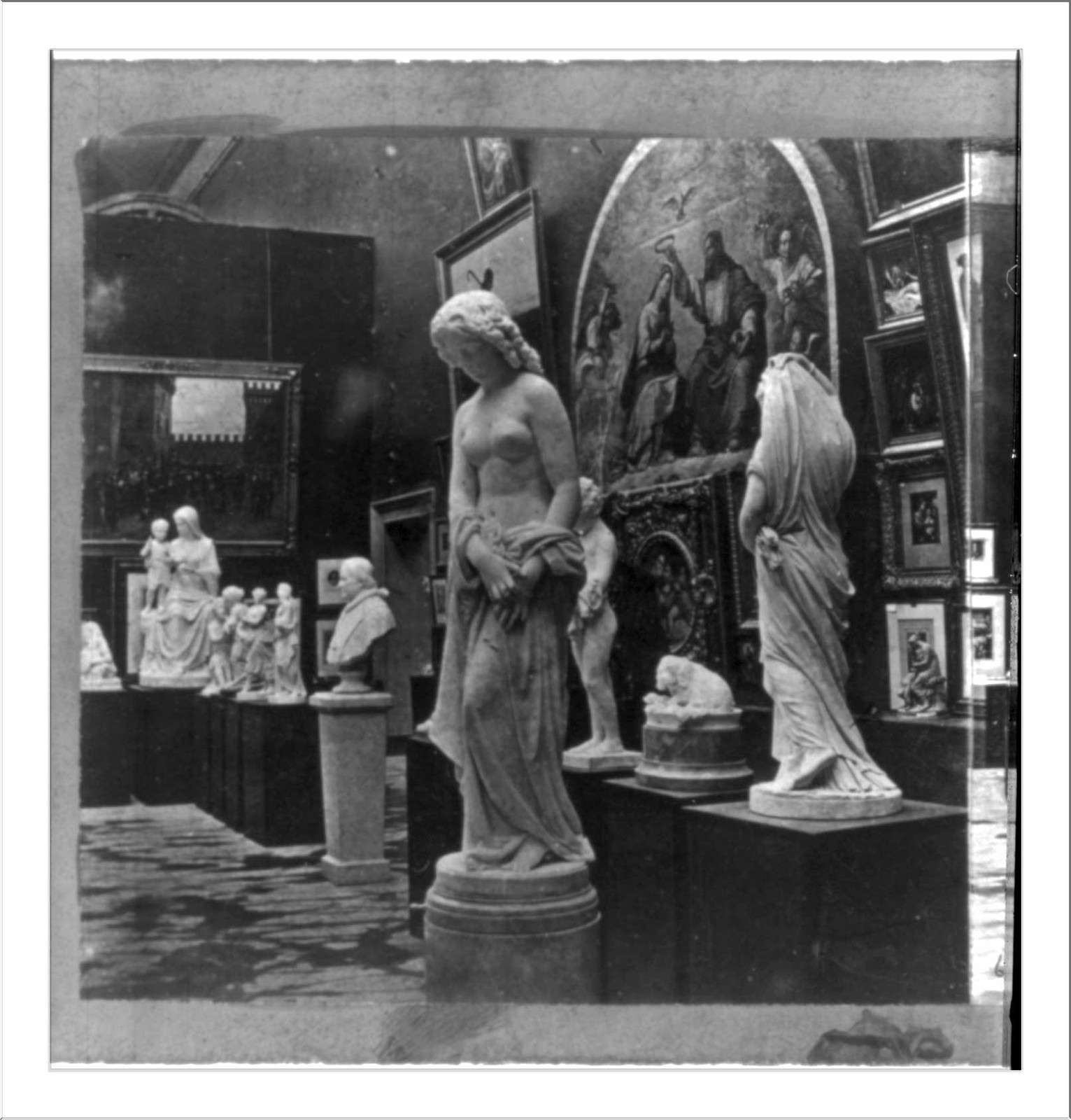 Exposition Universelle de Paris, 1867. Statuary and Paintings. Italian section, 1867 — historic photograph