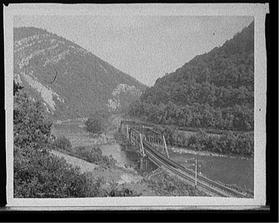 [Iron Mountains & water gap near Clifton Forge, Clifton Forge, Va.], [between 1900 and 1910] — historic photograph