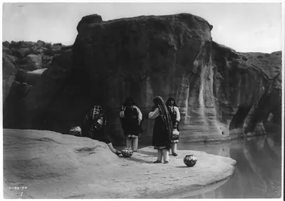A morning chat--Acoma
