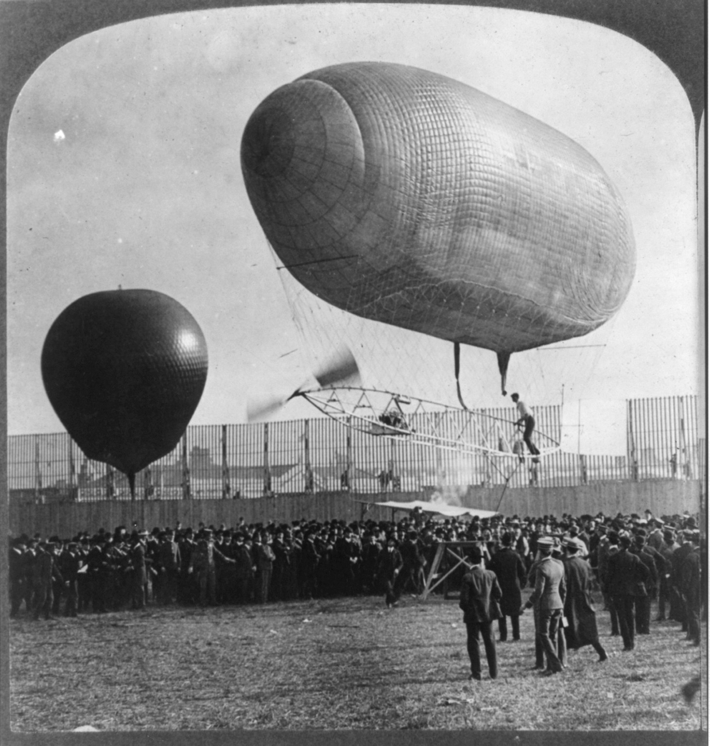 The California Arrow" starting with aeronaut Knabenshue in its first successful flight at the St. Louis World's Fair", c1905. — historic photograph