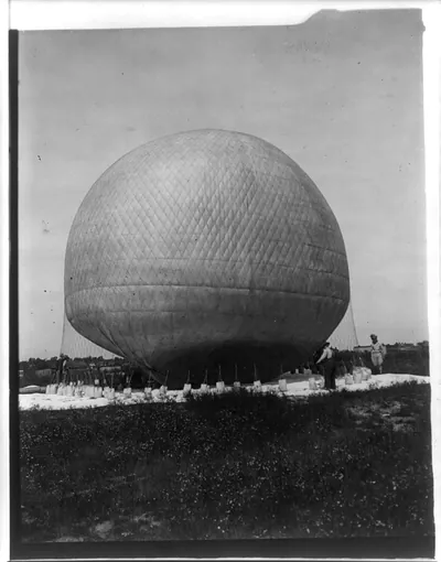 Balloon, at Ft. Myer, Va., during Signal Corps operations, 1907