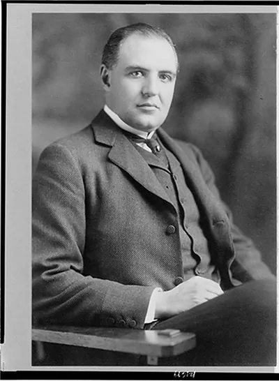 [Lewis Einstein, half-length portrait, seated, facing slightly right]