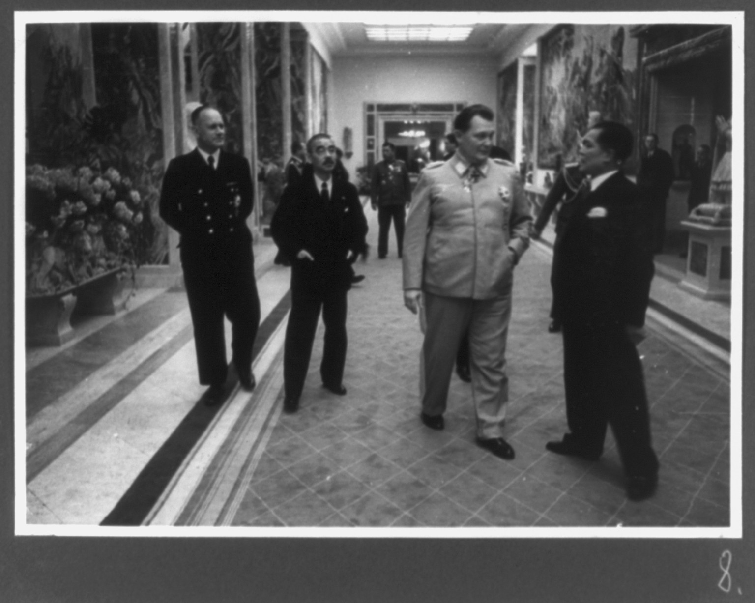 [Hermann Göring with Yōsuke Matsuoka, Hiroshi Oshima, and others at Carinhall], [1941 March 29] — historic photograph
