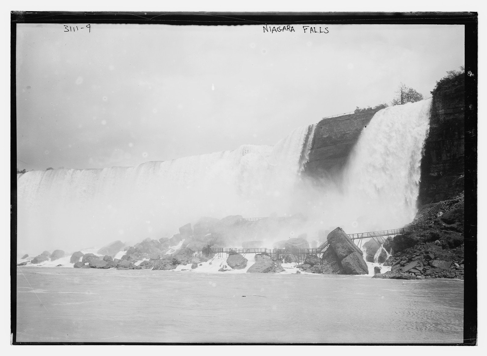 Niagara Falls, n/a — historic photograph