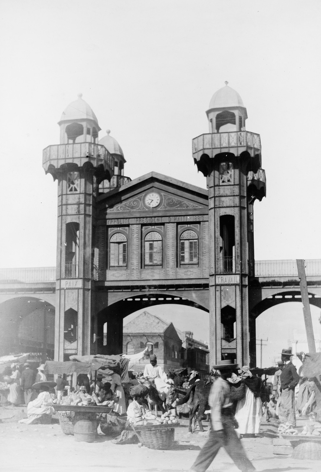 Hippolyte [sic] Monument, Port-au-Prince, Haiti, [ca. 1899] — historic photograph