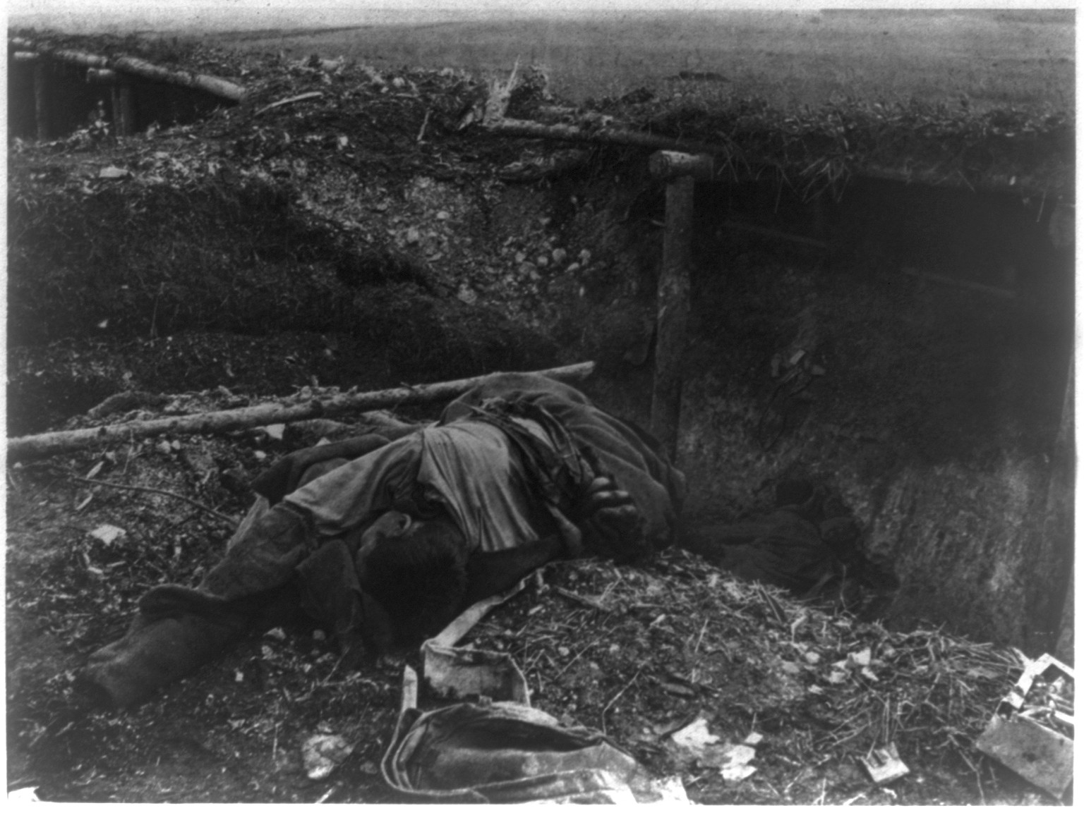 [Austro-Hungarian troops fighting in Balkans, 1916: dead soldier in front-line trench], 1916 — historic photograph