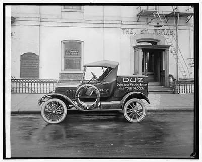 Ford Motor Co. Duz delivery car