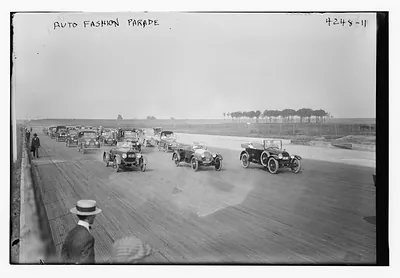 Auto fashion parade