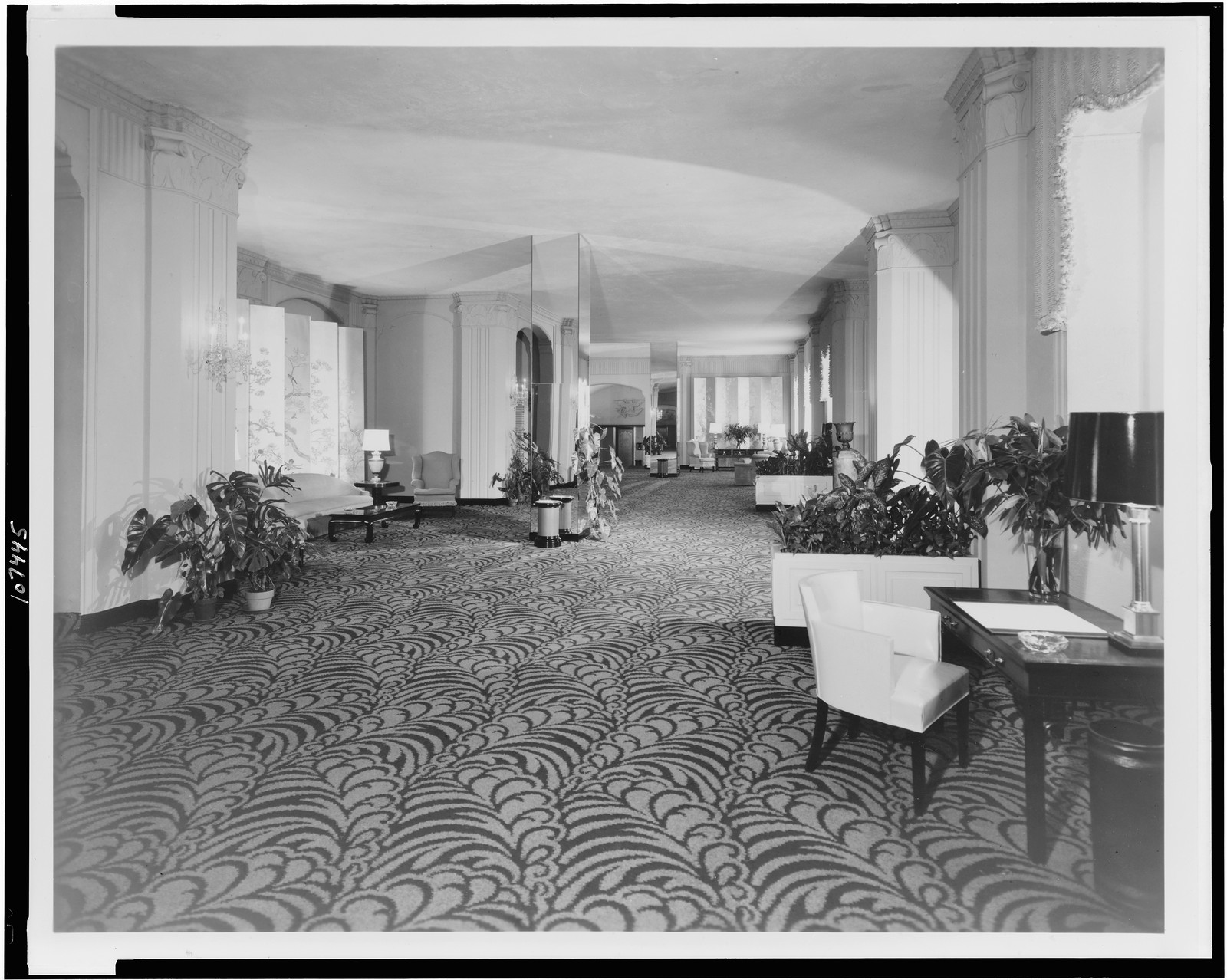 [Lobby in Westchester Apartments, Washington, D.C.] / Horydczak, Washington, D.C., [between ca. 1920 and ca. 1950] — historic photograph