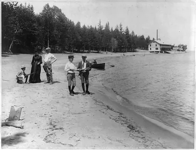 Hotel Champlain [in background]. Beach, looking North