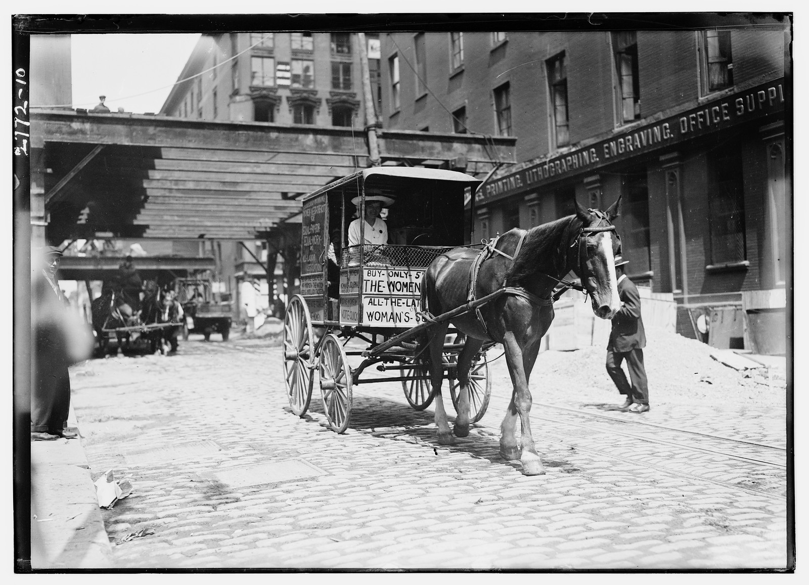 Suffragettes on way to Boston, n/a — historic photograph