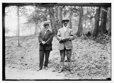 Secret Service men at Roosevelt Home, Oyster Bay, New York