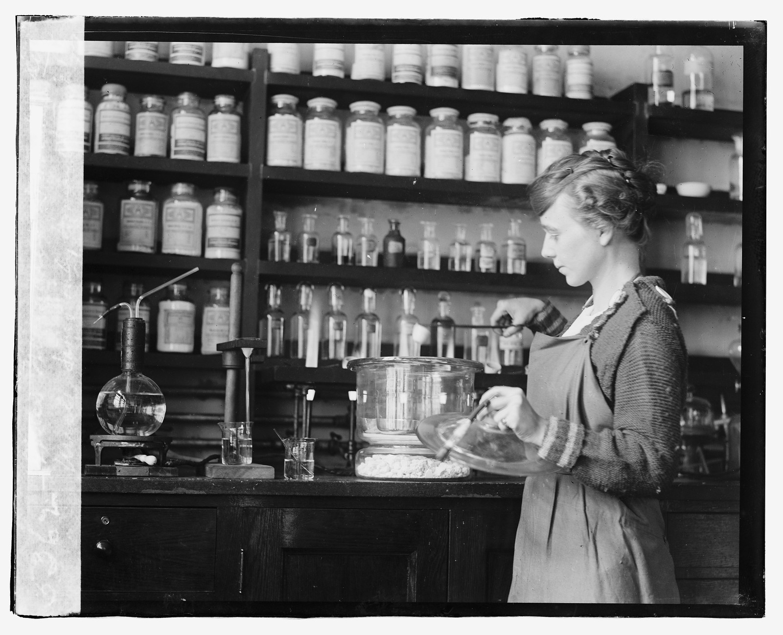 Miss Margaret D. Foster, Uncle Sam's only woman chemist, Oct. 4/19, [19]19 October 4. — historic photograph
