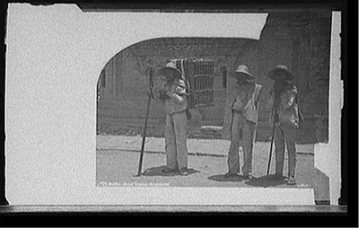 Mexico, street scenes, cargadores