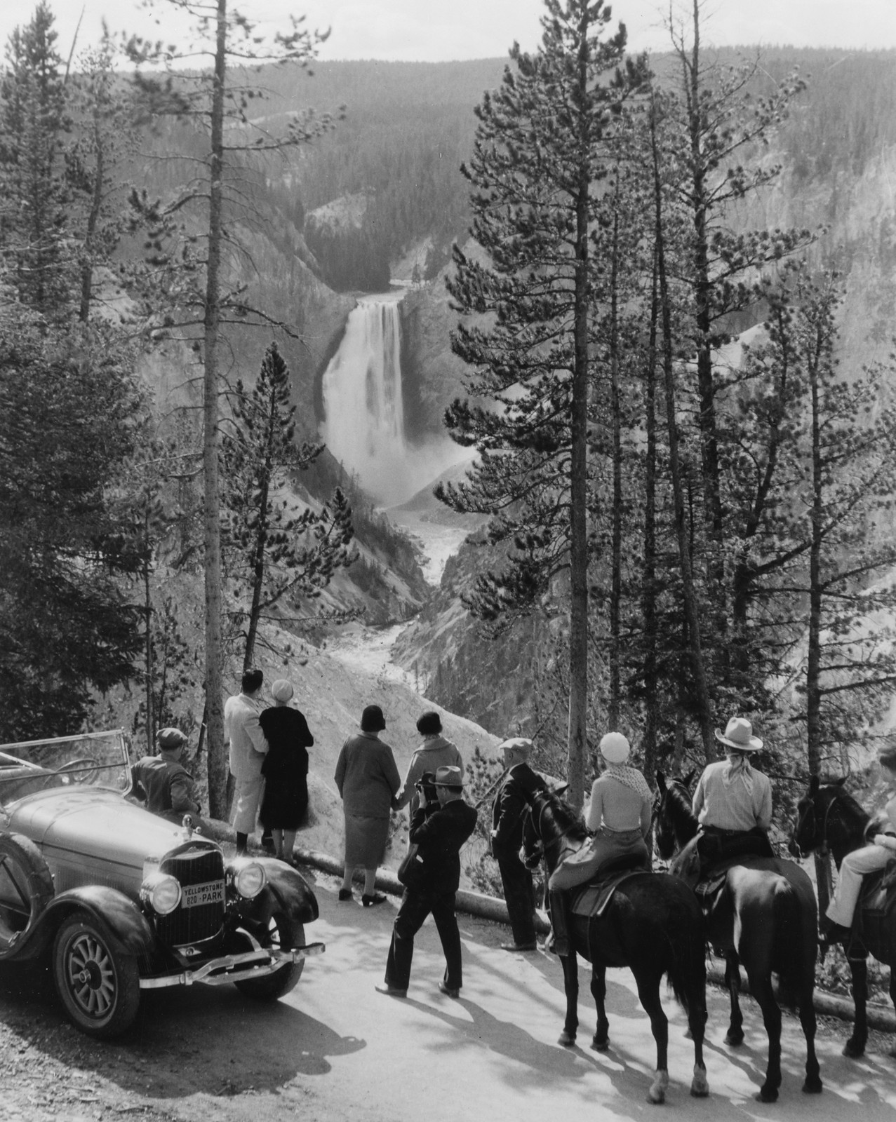 Yellowstone Canyon and Great Fall, Wyoming, [c1931 or c1932] — historic photograph