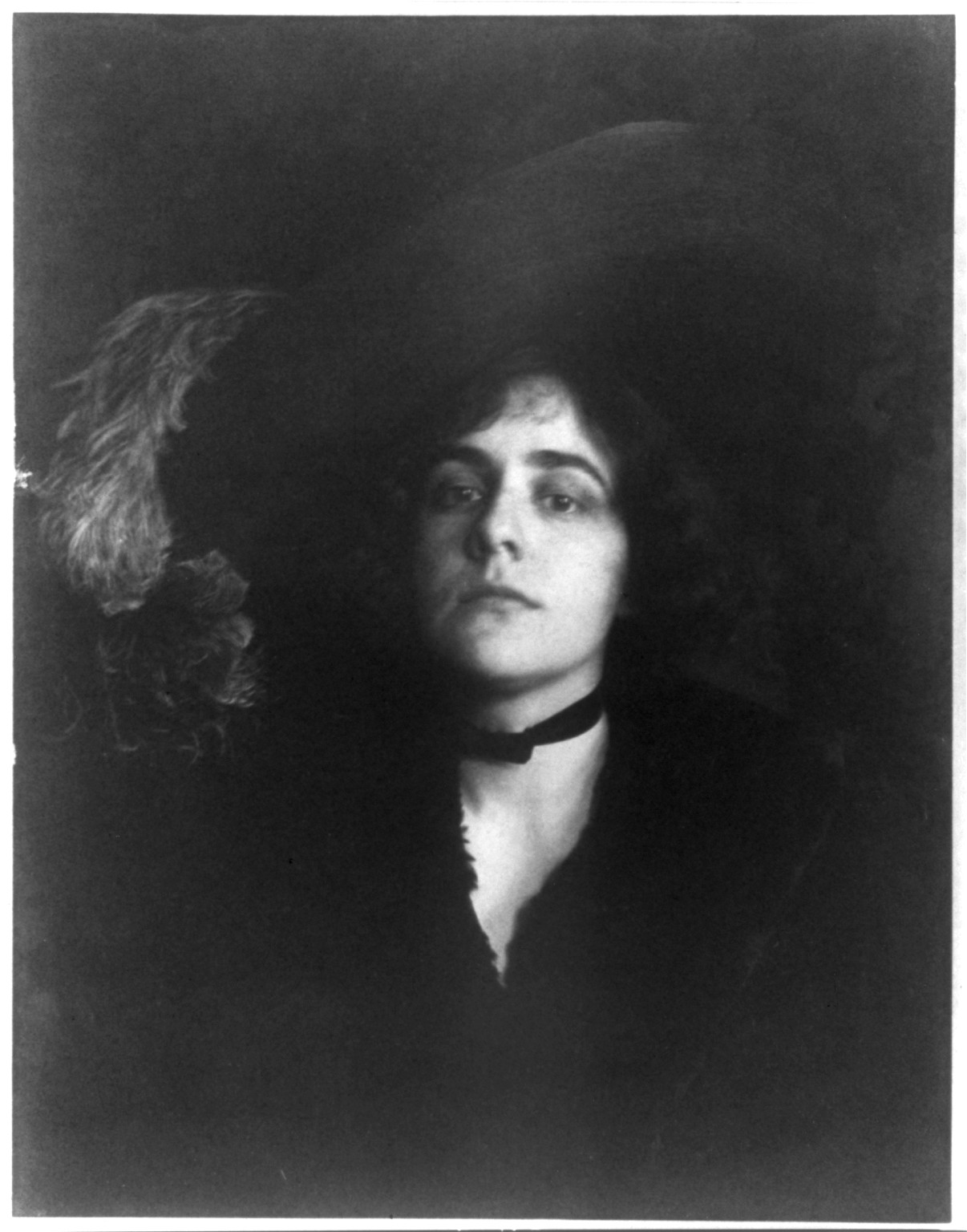 [The Gainsborough hat], [between 1895 and 1898] — historic photograph