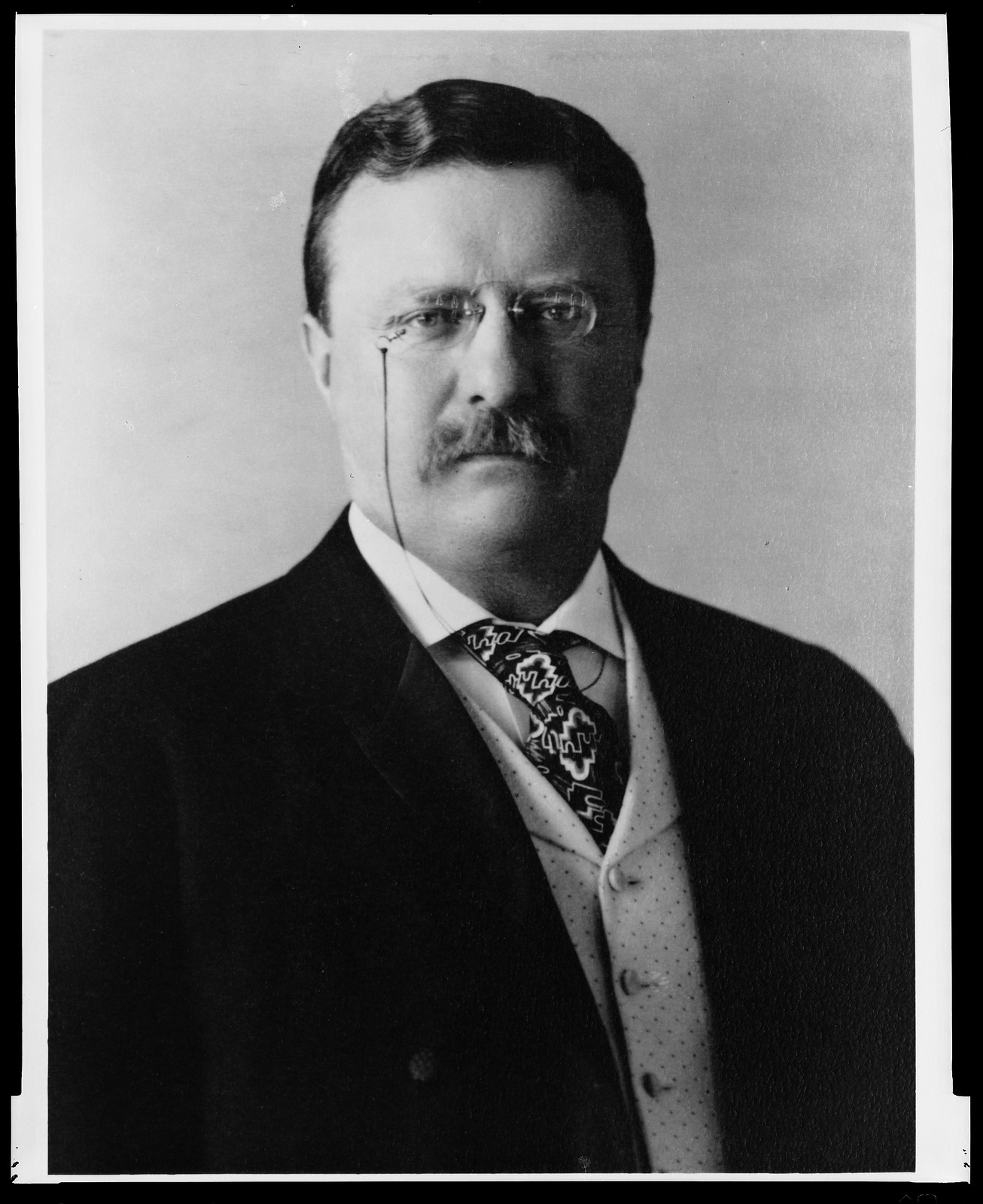[Theodore Roosevelt, head-and-shoulders portrait, facing front], [1904] — historic photograph