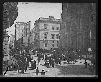[Fifth Avenue on a Sunday morning, New York, N.Y.]