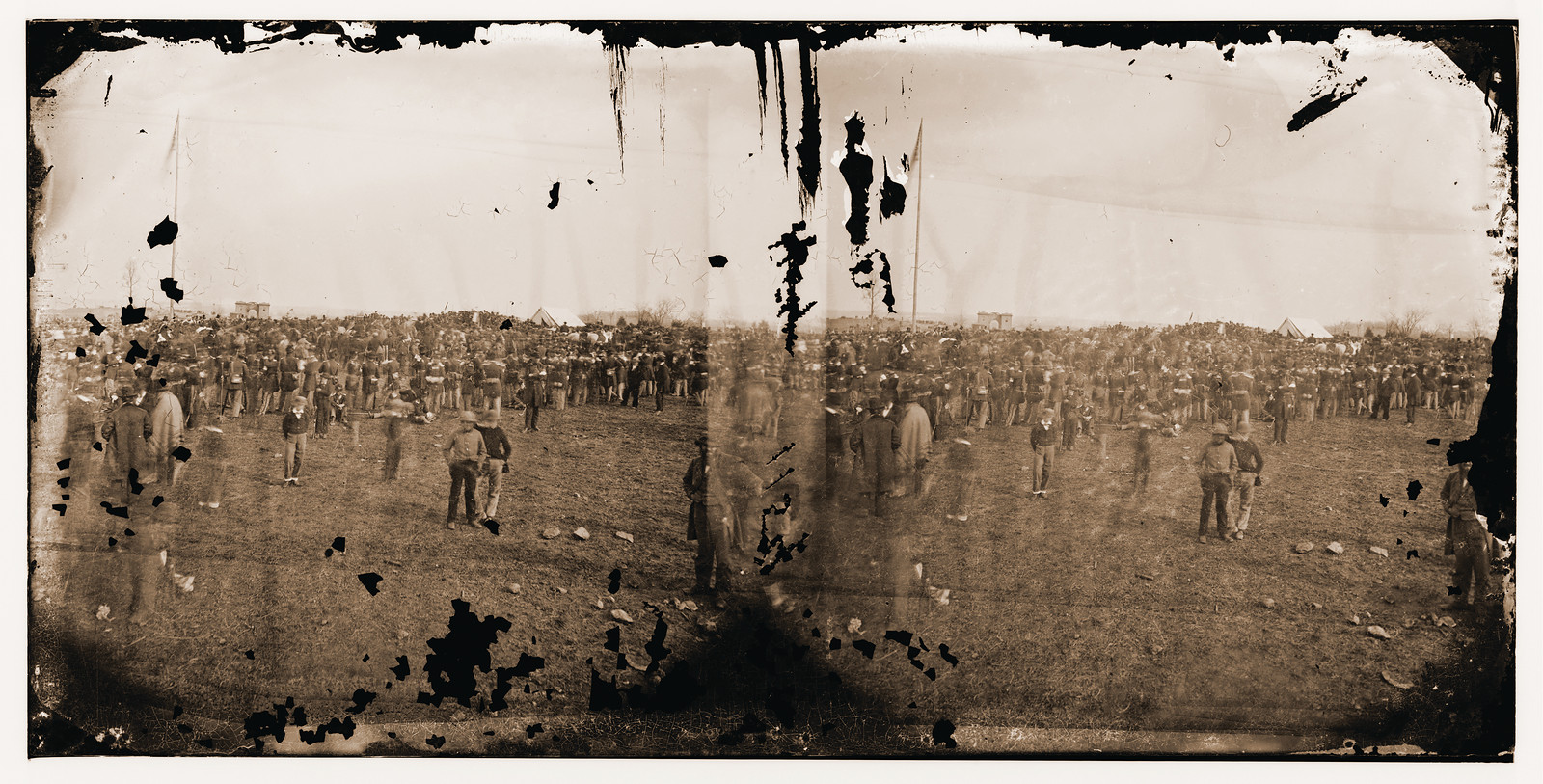 Gettysburg Pennsylvania. Crowd at dedication of monument at cemetery, 1863 — historic photograph